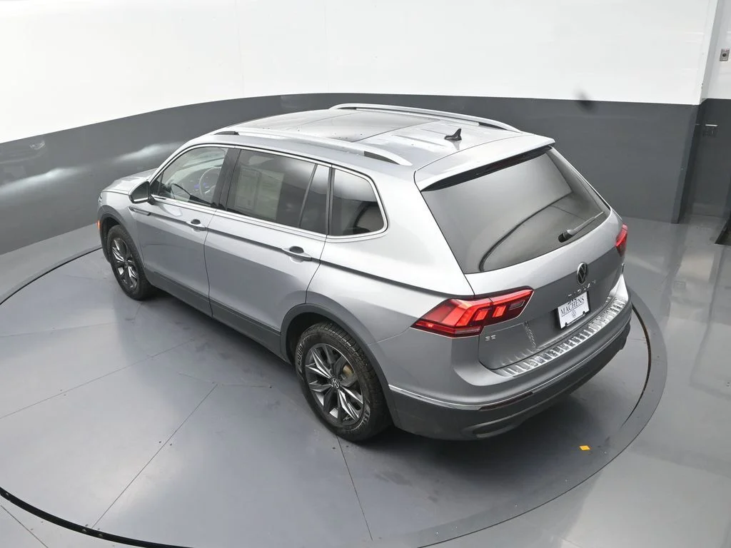 Used 2024 Silver Volkswagen 2.0T SE image 17