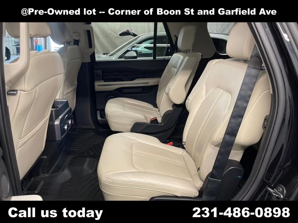 Used 2019 Black Ford Platinum image 27