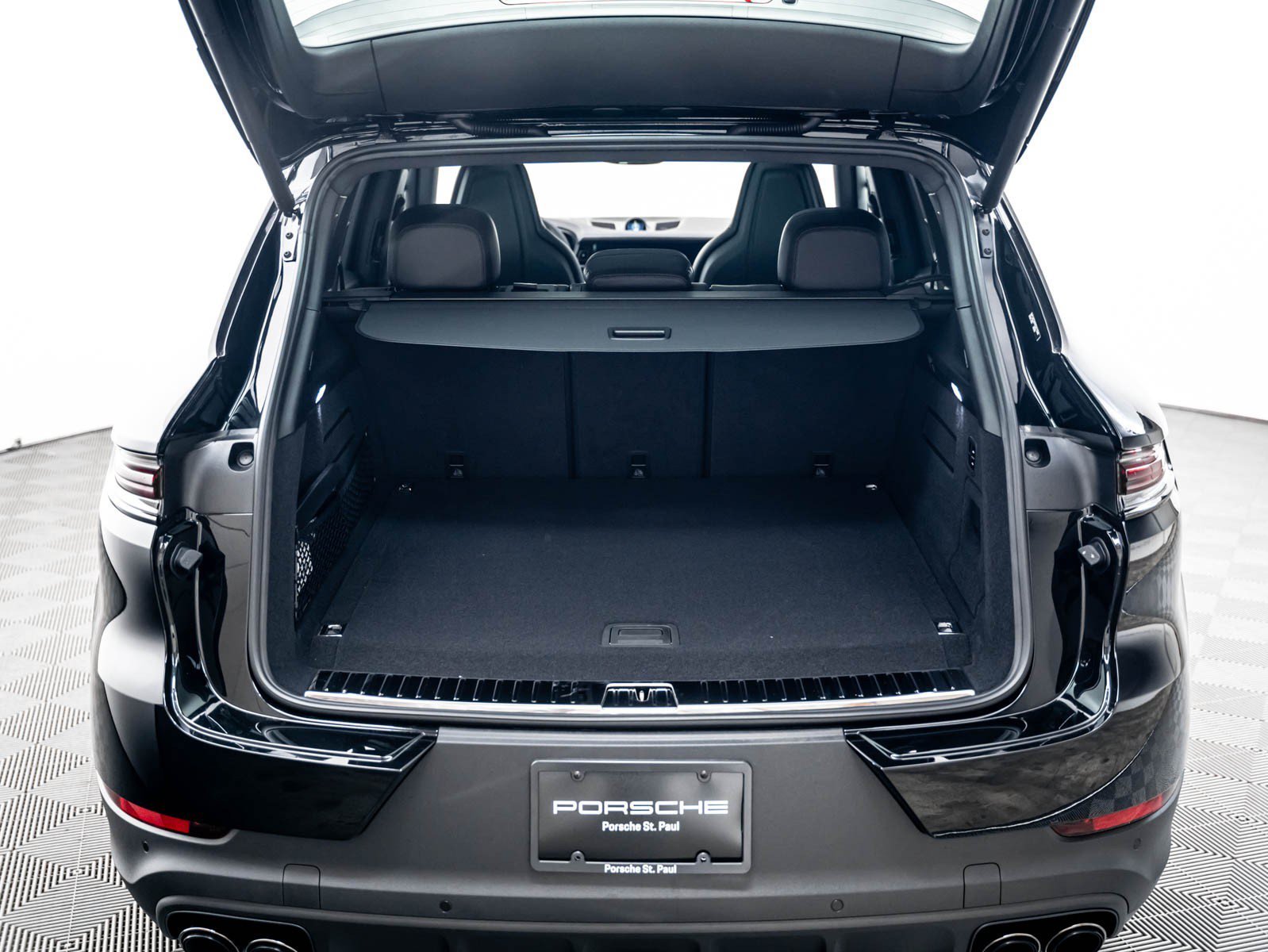 New 2026 CHROMITE BLACK Porsche E-Hybrid image 25
