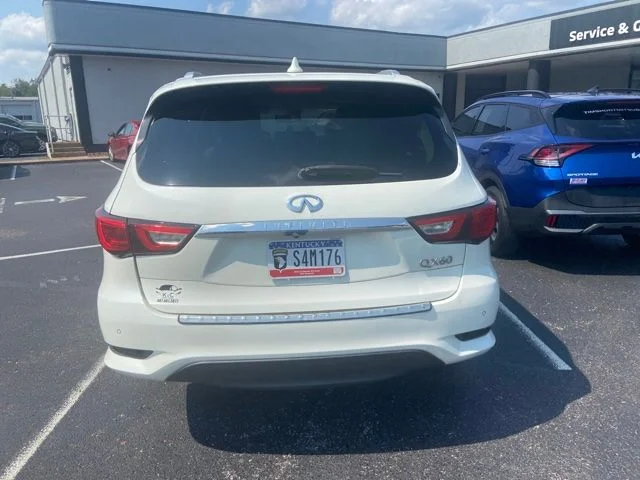 Used 2017 White INFINITI Base image 5