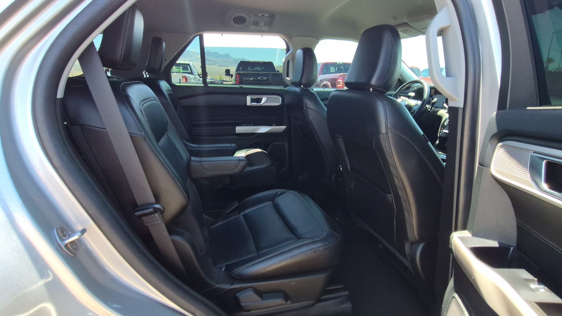 Used 2023 Silver Metallic Ford Limited image 29