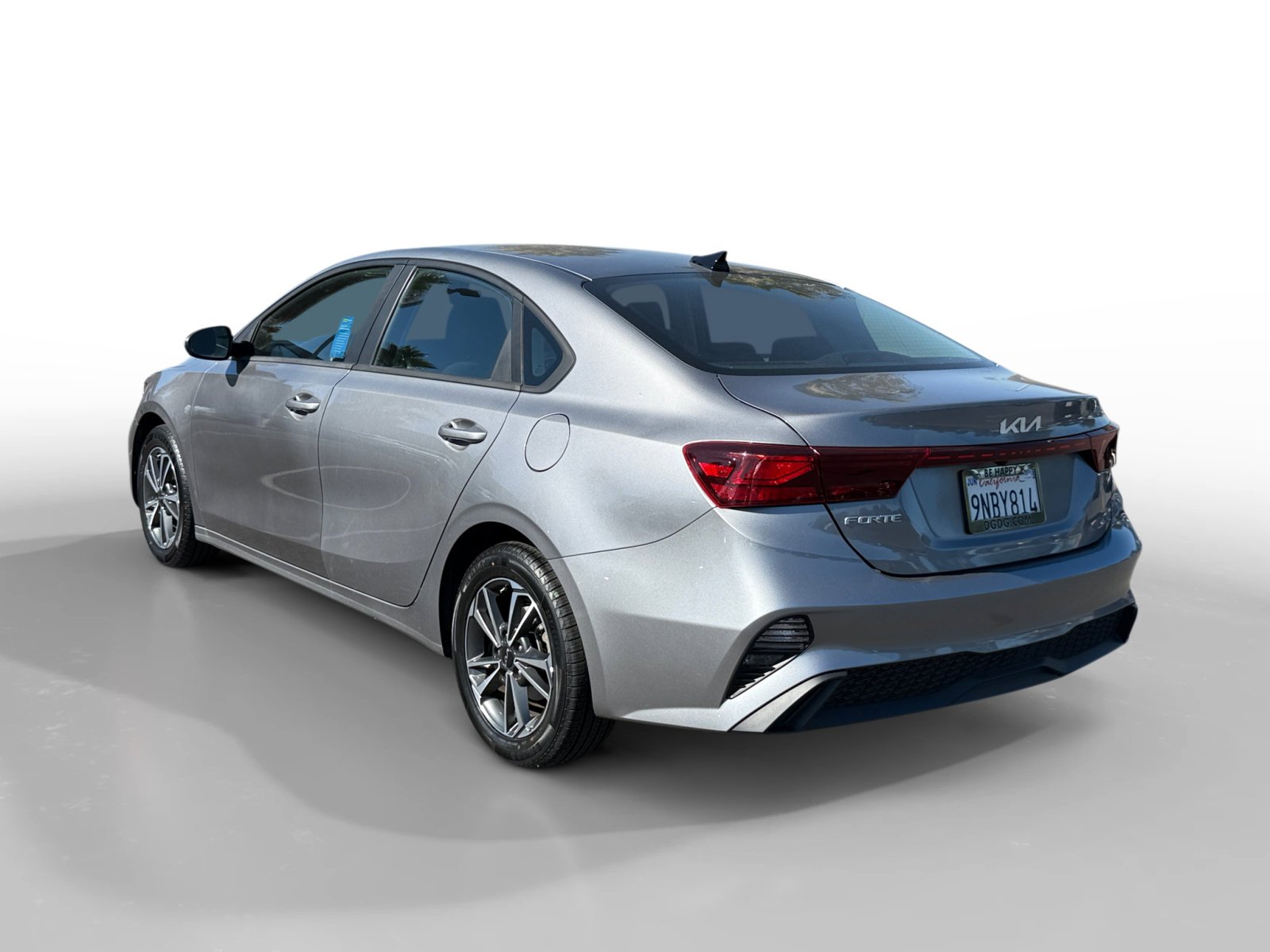 Used 2024 Steel Gray Kia LXS image 3