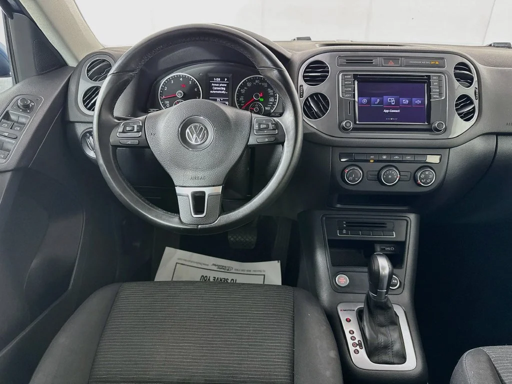 Used 2018 Blue Volkswagen 2.0T image 26