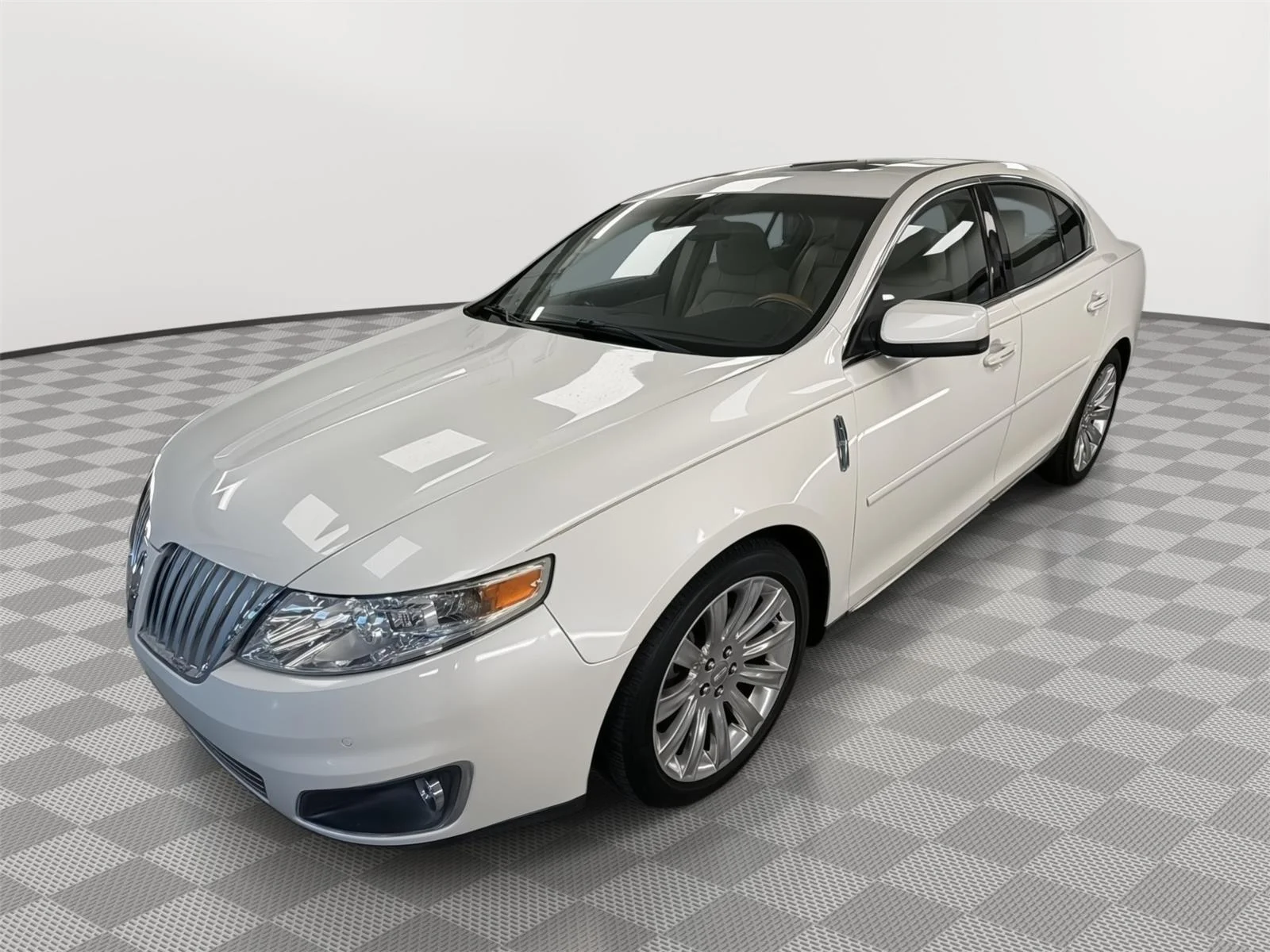 Used 2011 White Platinum Metallic Tri-Coat Lincoln Base image 6