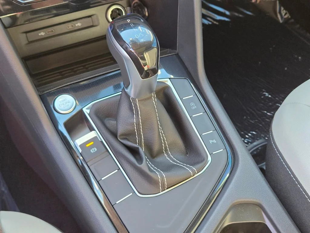 New 2026 Silver Volkswagen 1.5T SE image 15