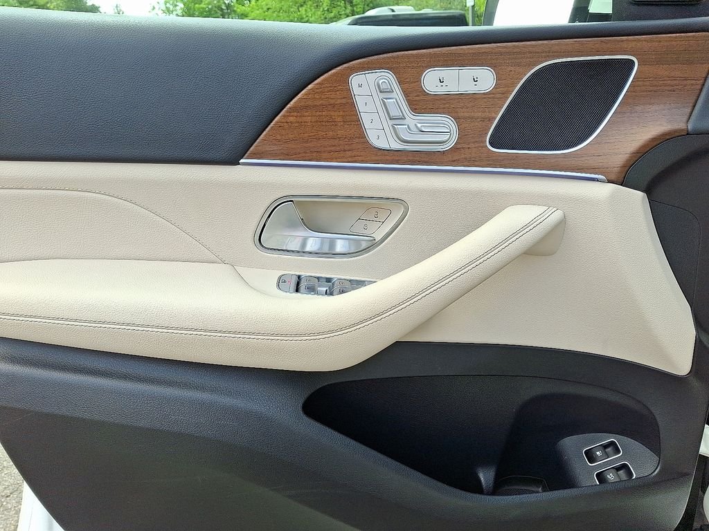 Certified Used 2025 Polar White Mercedes-Benz GLE 450e image 12