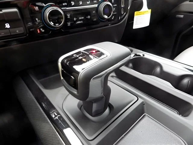 2026 Chevrolet Silverado 1500 ZR2 - Photo 11