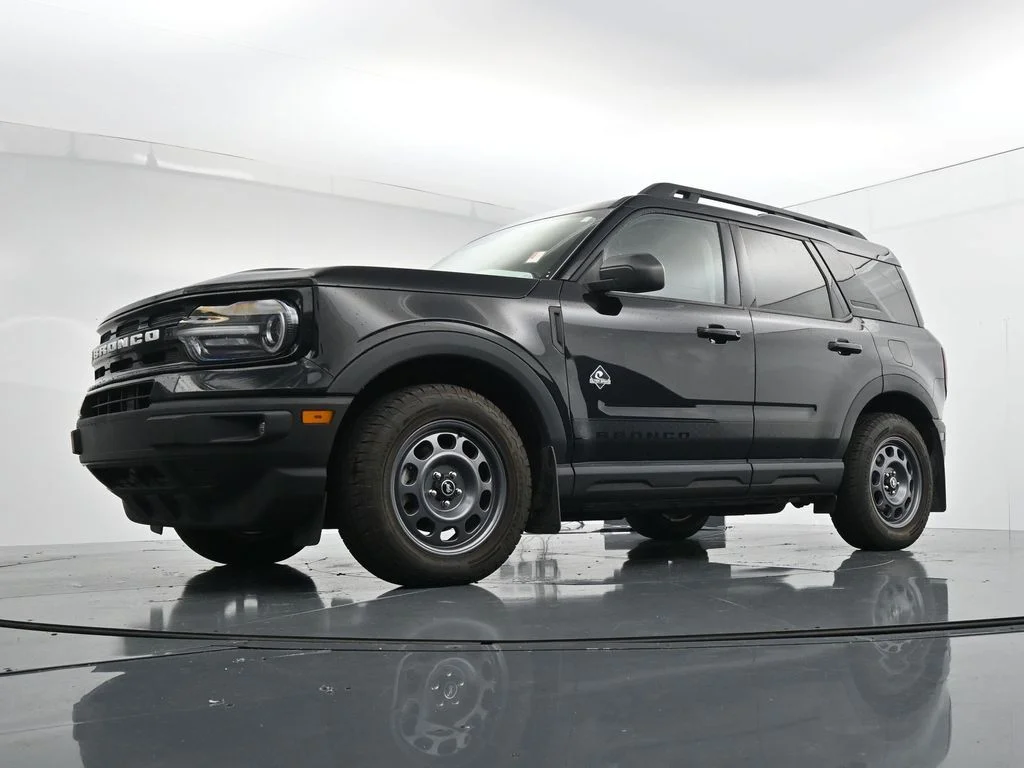 Used 2024 Black Ford Outer Banks image 25
