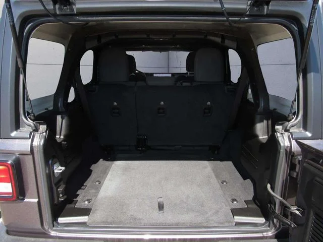 Used 2026 Crystal Metallic Jeep Sport image 12