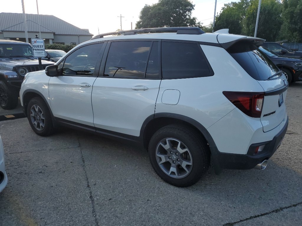 Used 2022 Platinum White Pearl Honda TrailSport image 2
