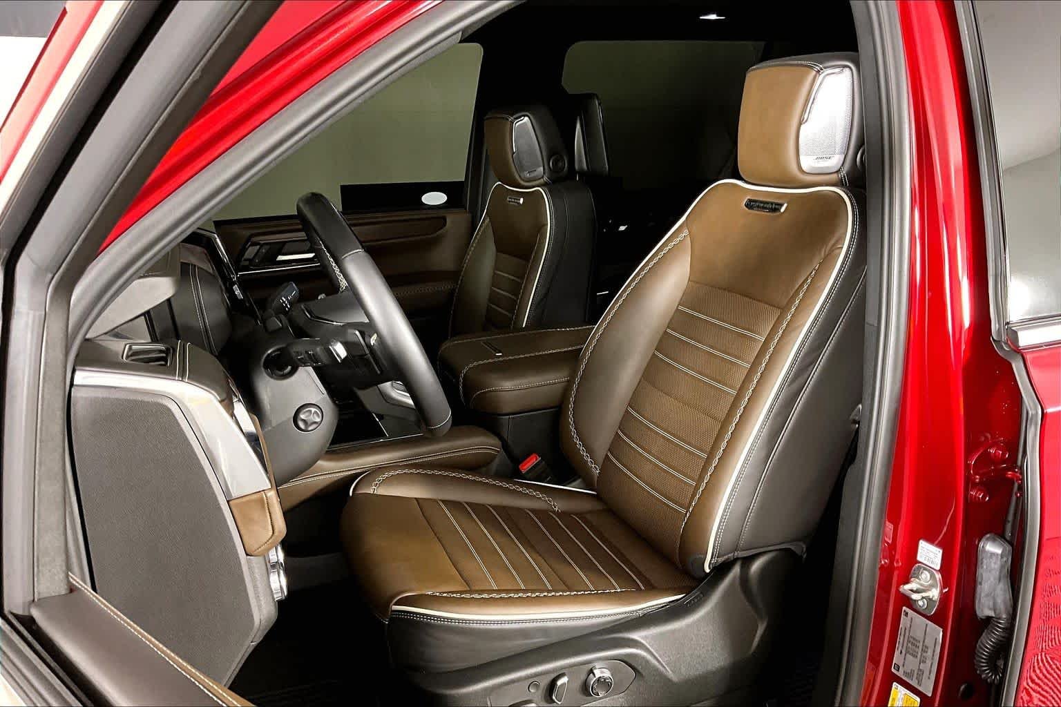 2025 GMC Yukon XL Denali Ultimate - Photo 8