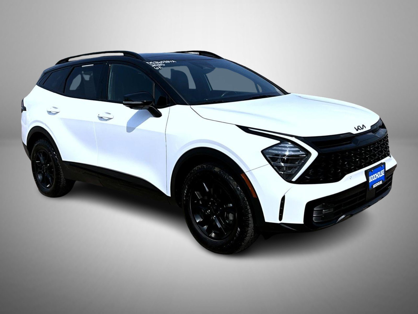 Used 2025 White Kia X-Pro Prestige image 3