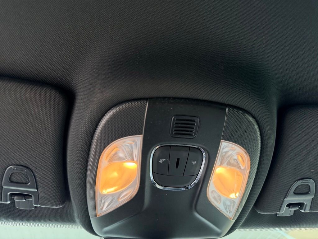 Used 2024 White Jeep Latitude image 24