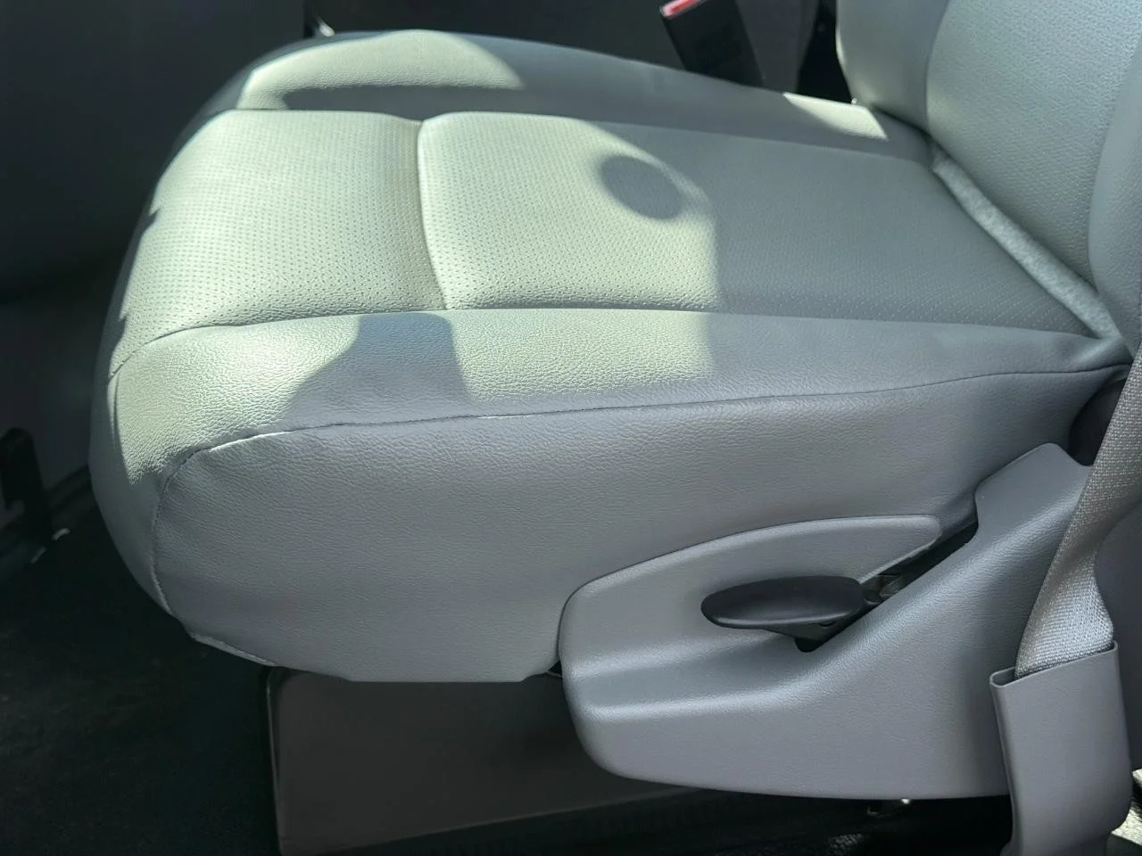 New 2026 Oxford White Ford E-450 DRW image 21