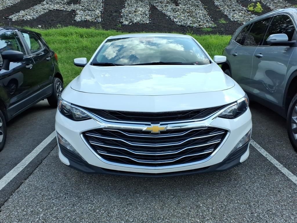 Used 2025 White Chevrolet LT image 4