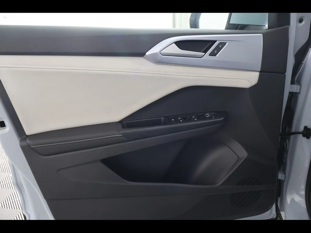 New 2026 Gray Volkswagen 1.5T SE image 26