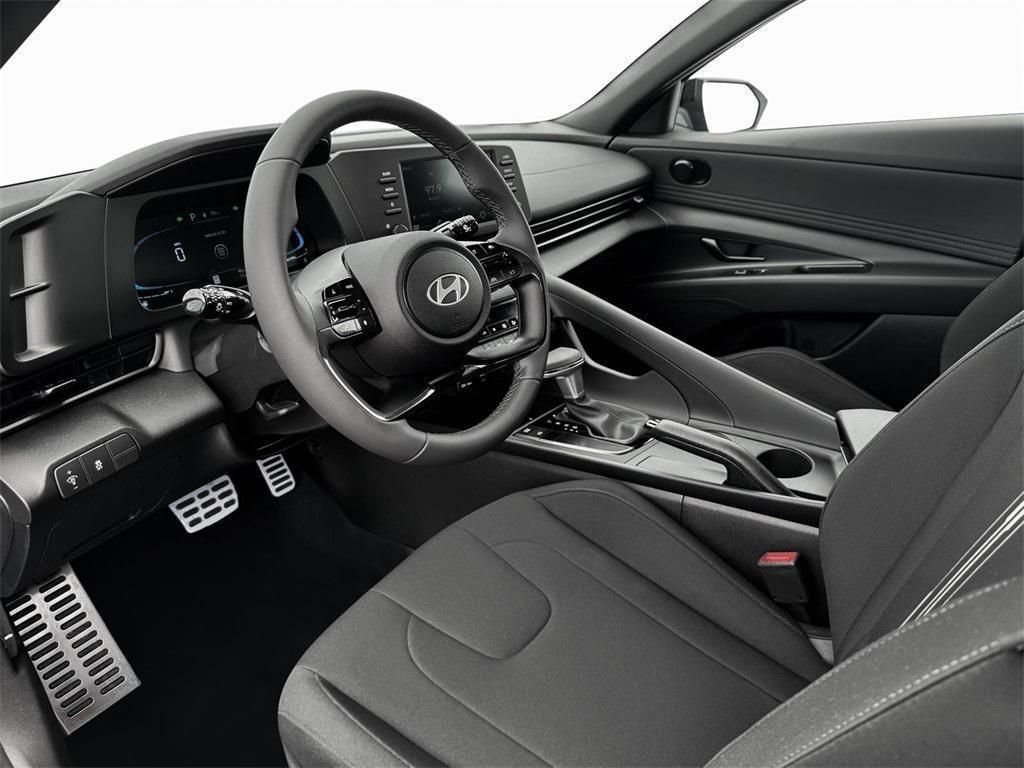 2025 Hyundai Elantra SEL - Photo 14