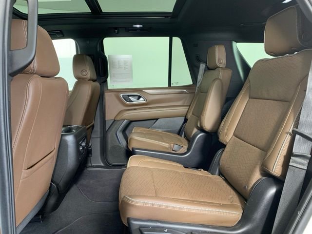 Used 2022 White Chevrolet High Country image 7