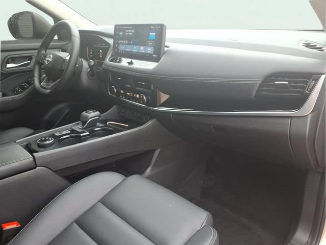 Used 2025 Silver Nissan SL Intelligent AWD image 22