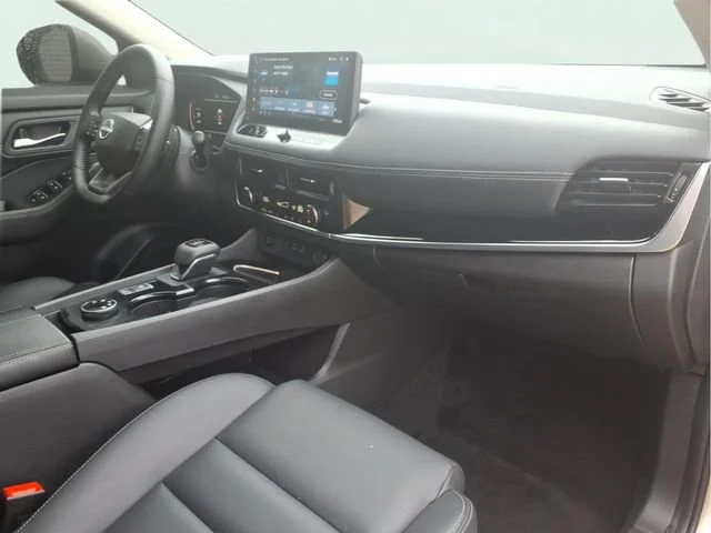 Used 2025 Silver Nissan SL Intelligent AWD image 22