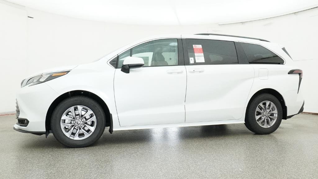 New 2026 Wind Chill Pearl Toyota XLE image 20
