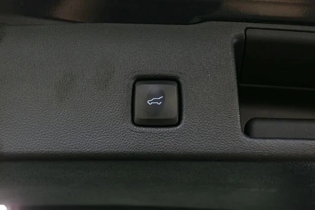 Used 2022 Blue Ford SEL image 12