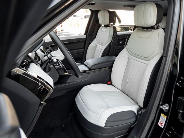 New 2026 Santorini Black Land Rover Dynamic SE image 13