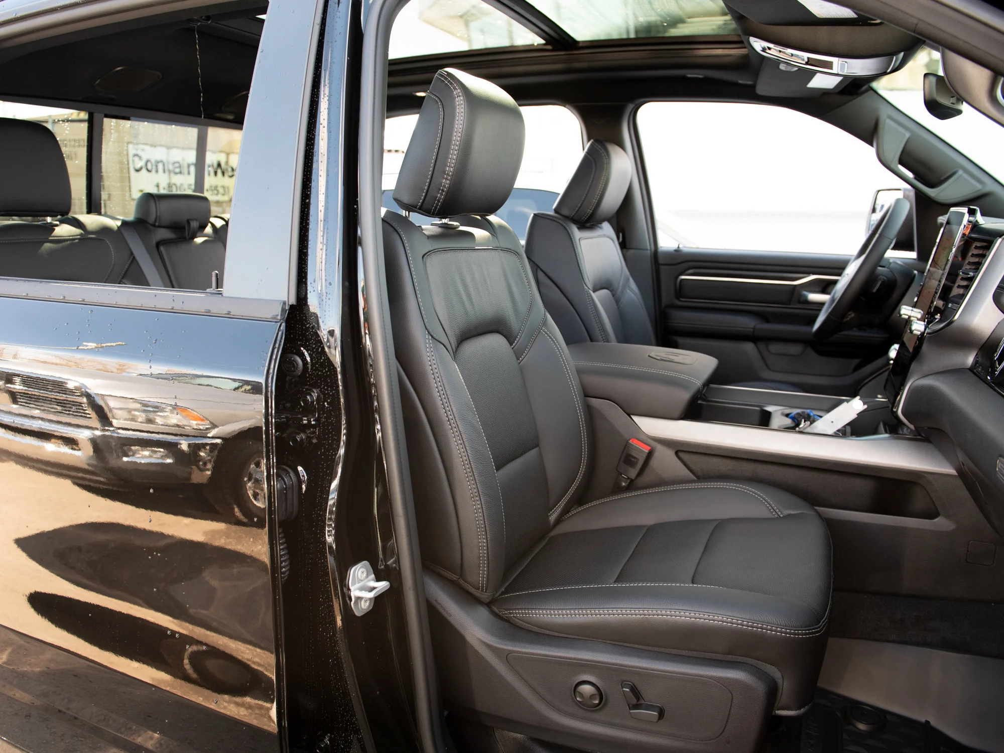 New 2026 Black RAM Sport* HEMI V8 image 26