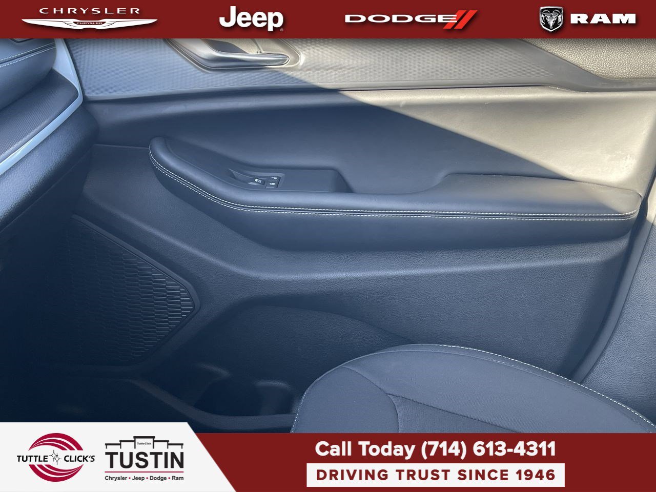 Used 2025 Diamond Black Crystal Pearlcoat Jeep Laredo image 24
