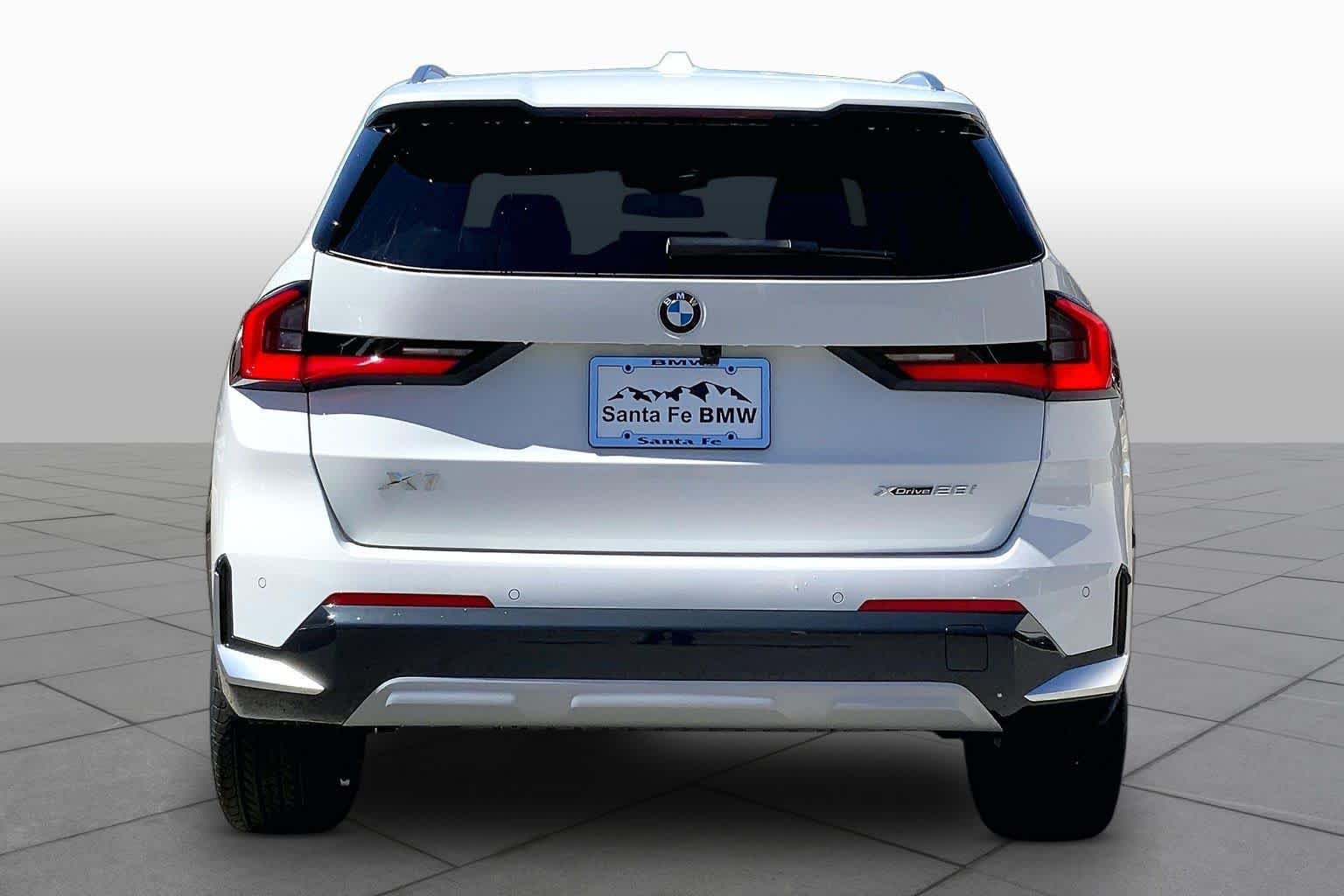 New 2026 Alpine White BMW xDrive28i image 4