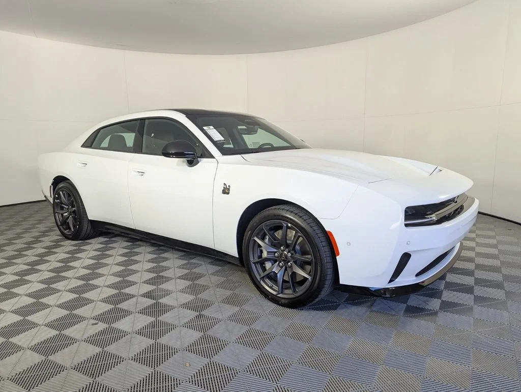2026 Dodge Charger Daytona Scat Pack - Photo 2