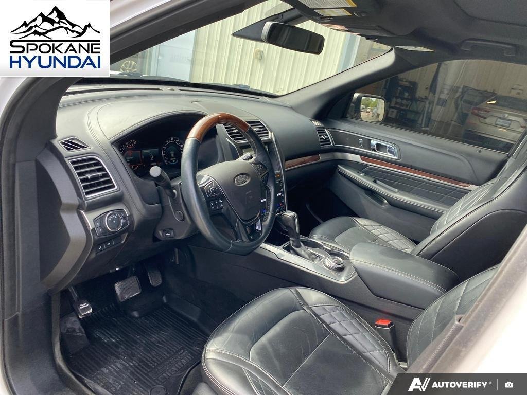 Used 2018 White Platinum Metallic Tri-Coat Ford Platinum image 16