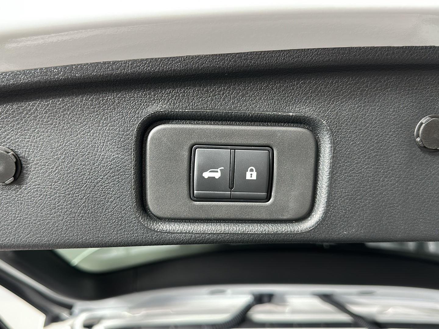 Certified Used 2025 Everest White Pearl Tricoat Nissan Platinum image 32