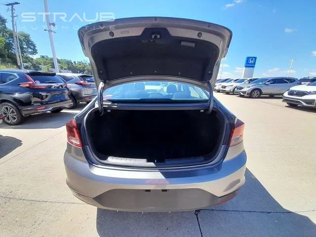 Used 2019 Machine Gray Hyundai SE image 40