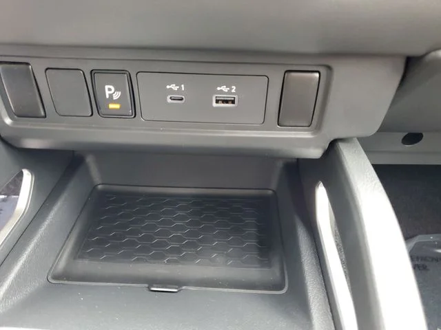 New 2026 Glacier White Nissan Crew Cab SV image 18