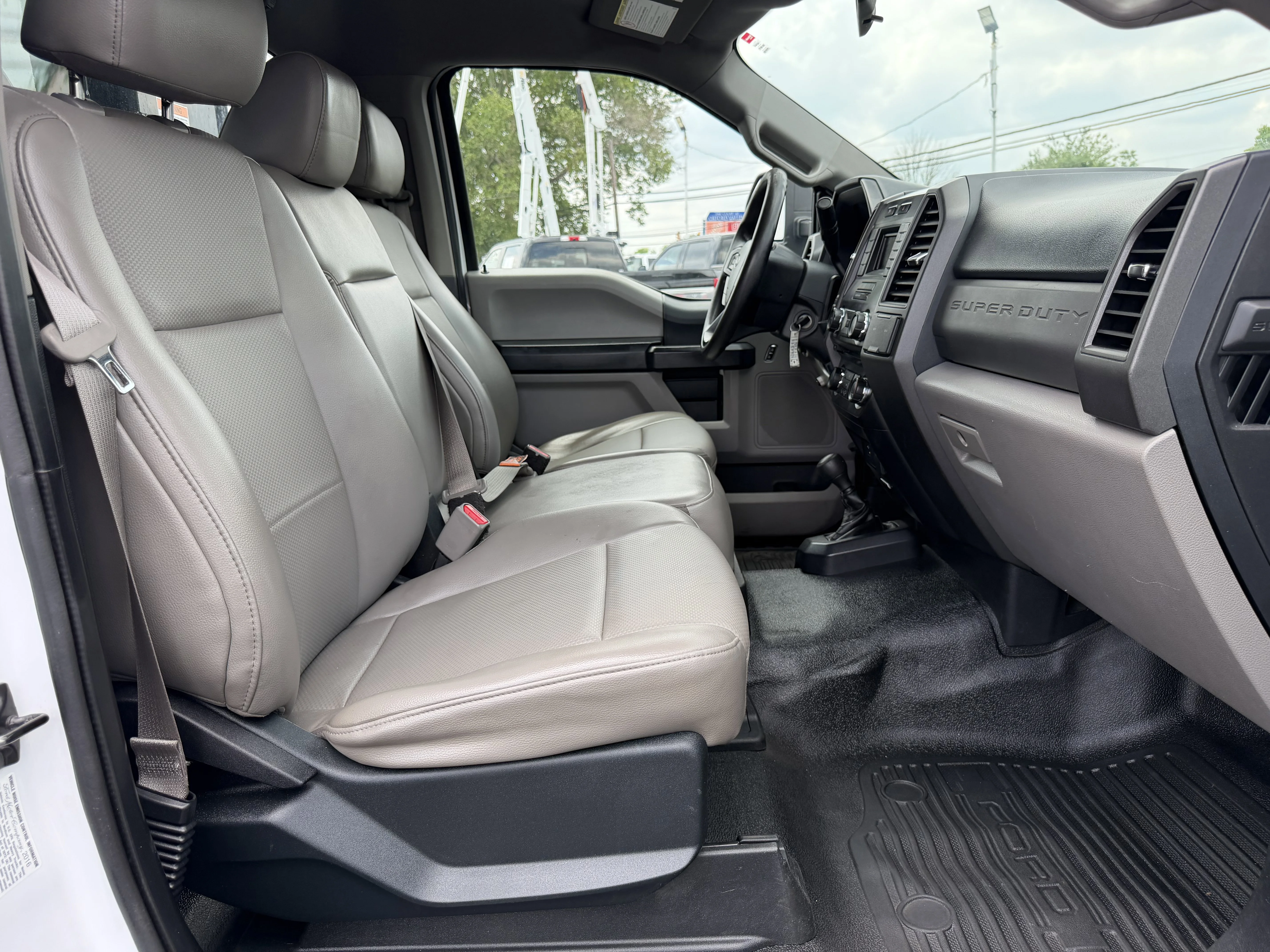 Used 2017 Oxford White   Z1 Ford XL image 13