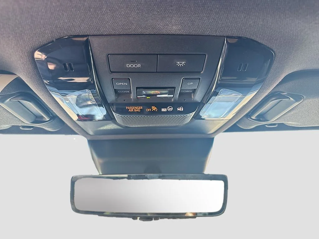 Used 2025  Toyota Base image 38