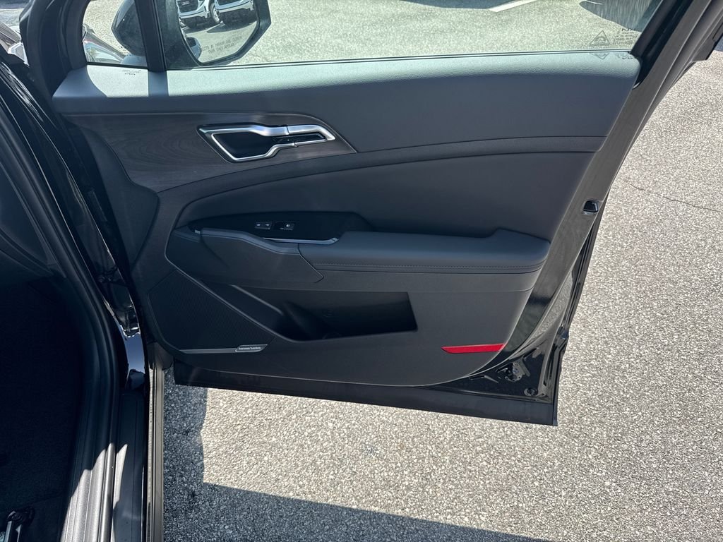 Used 2025 Black Kia X-Pro Prestige image 14
