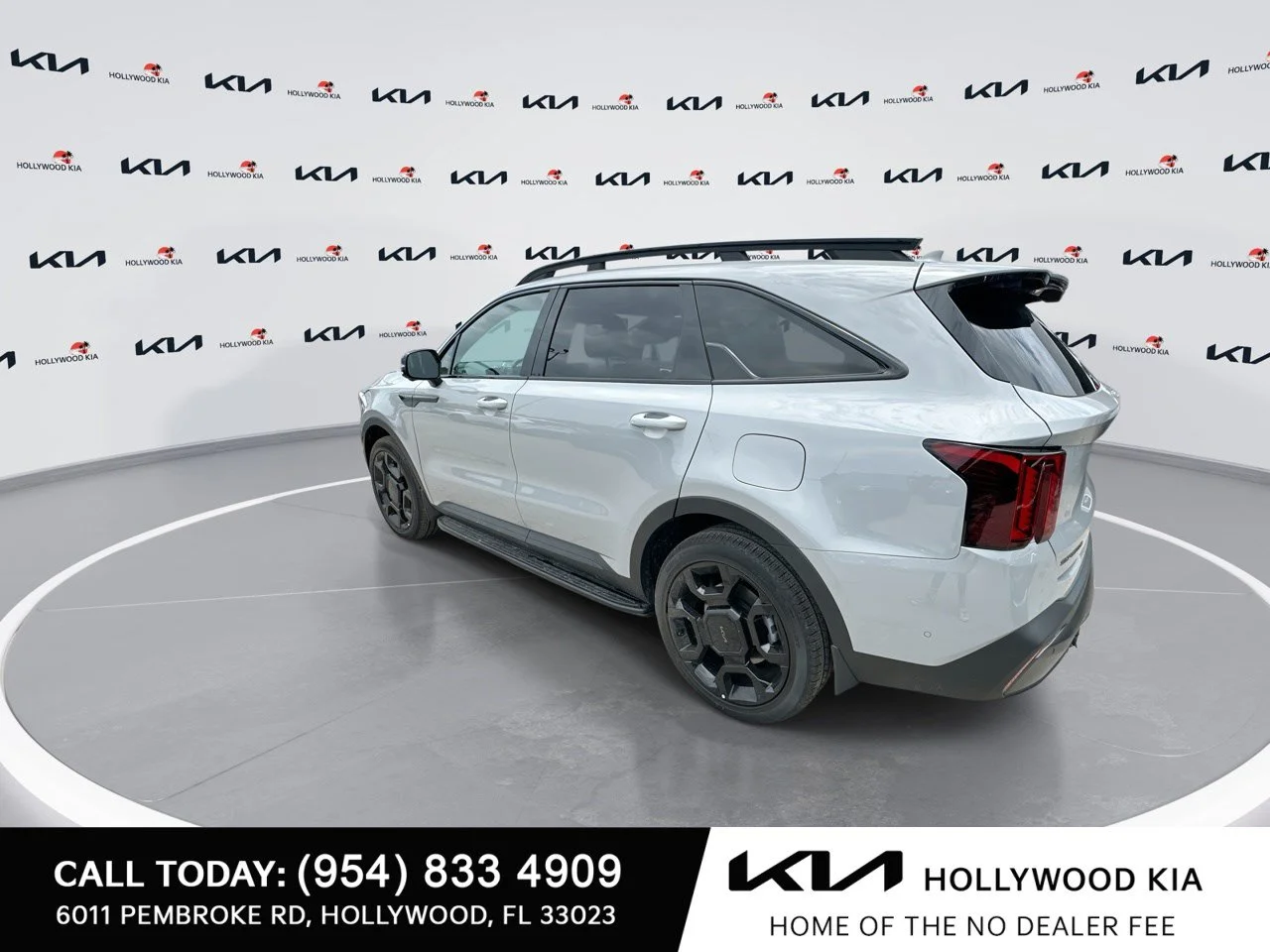 New 2025 Wolf Gray Kia  image 6