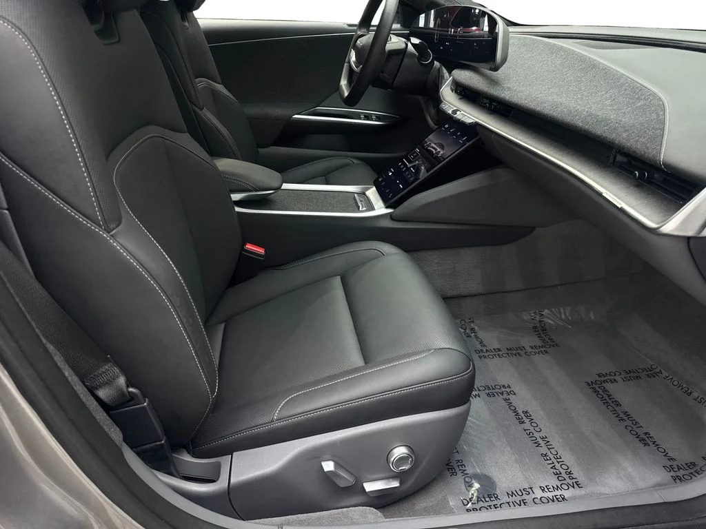 Used 2024 Silver Lucid Touring image 43