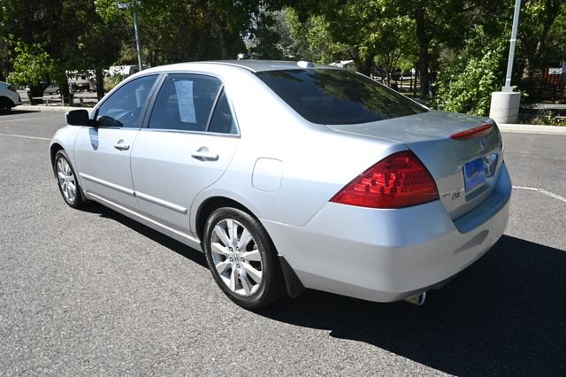 Used 2007 Silver Honda EX-L image 10