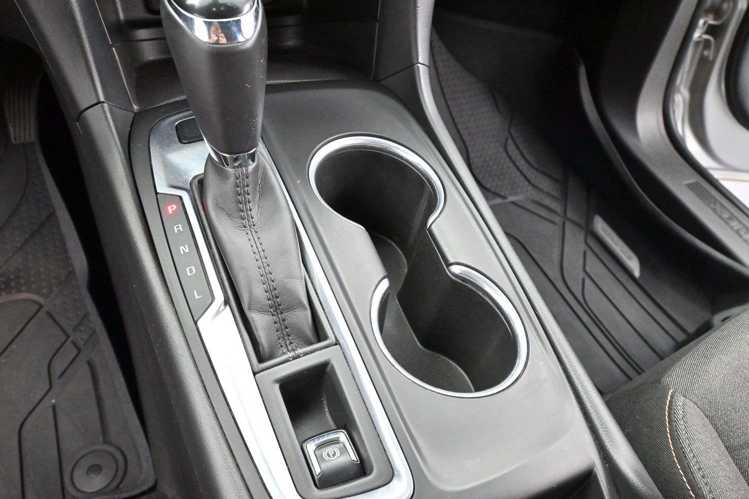 Used 2018 Silver Ice Metallic Chevrolet LT image 19