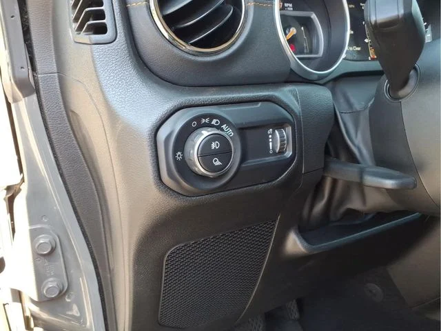 Used 2023 Gray Jeep High Altitude image 19
