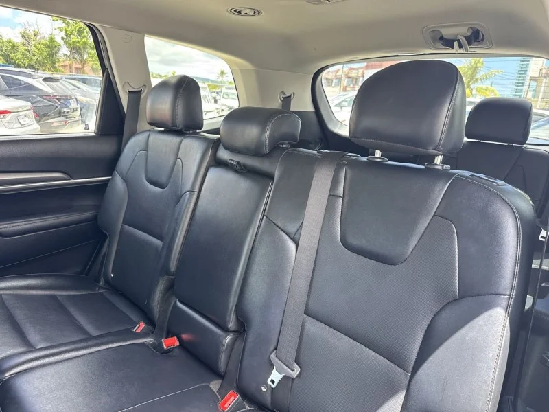 Used 2022 Gravity Grey Kia LX image 17