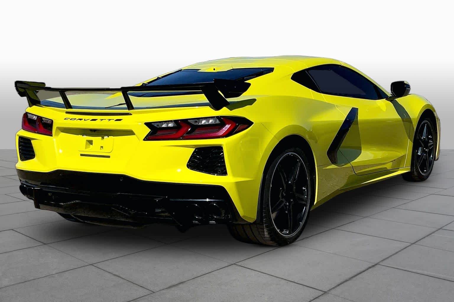 Used 2020 Accelerate Yellow Metallic Chevrolet 2LT image 10