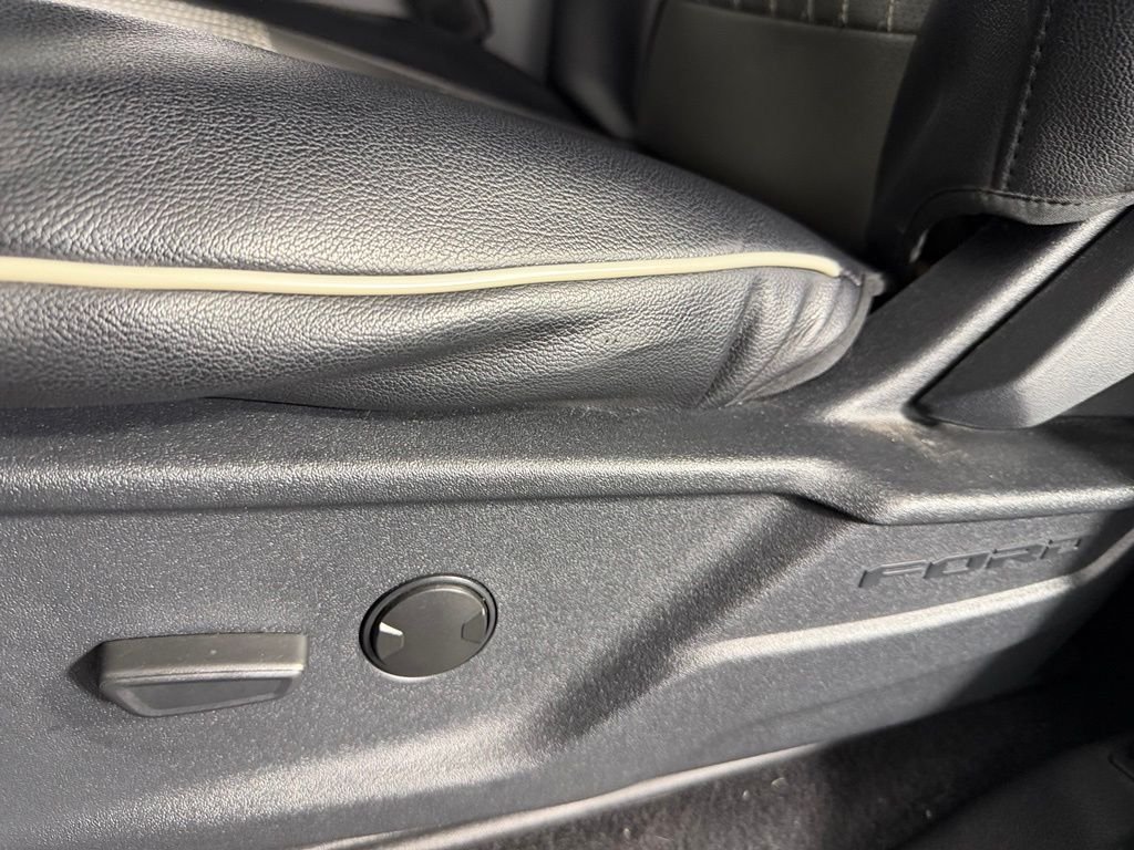 Used 2023 White Ford XLT image 24