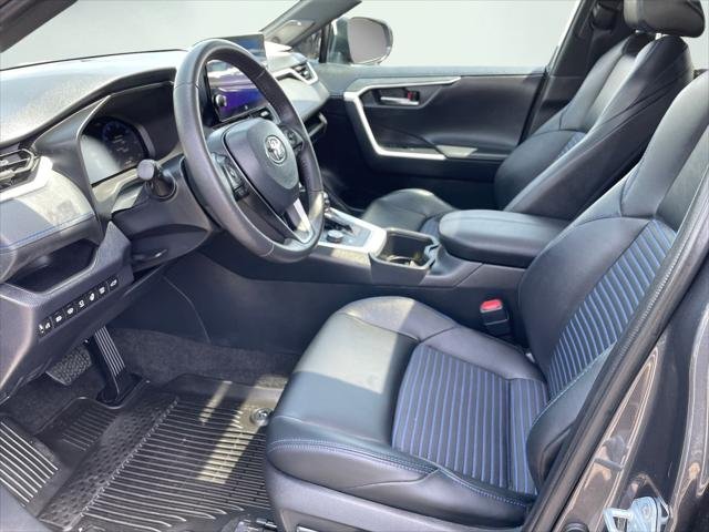 Certified Used 2024 MID BLCK/MAG GRAY Toyota  image 11