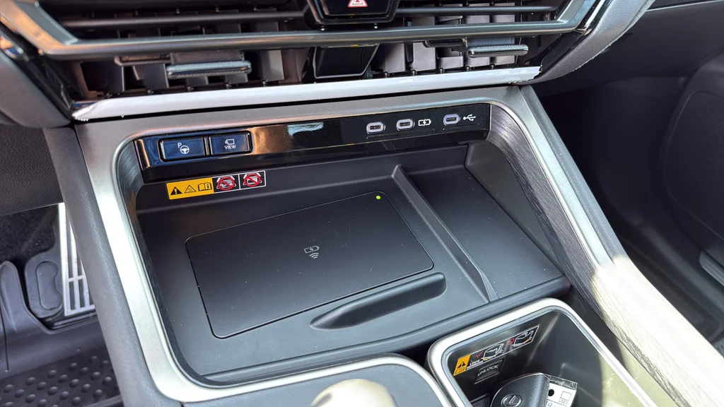 Used 2026  Lexus 500h F SPORT Performance Premium image 35