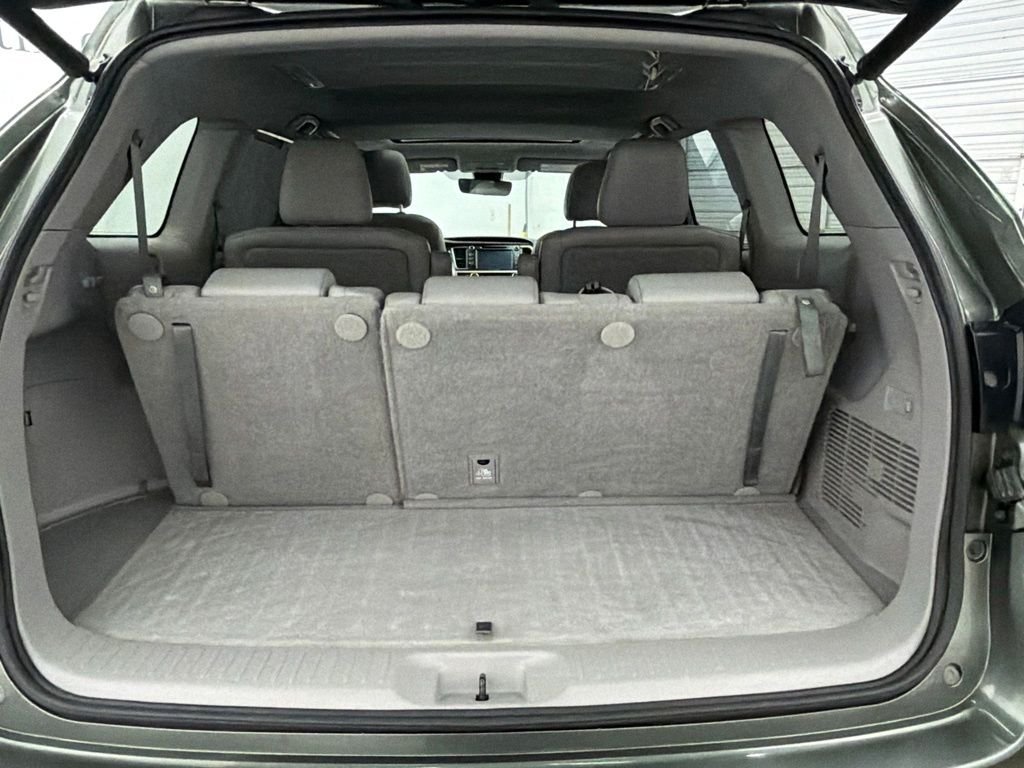 Used 2019 Green Toyota XLE image 22