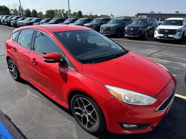 Used 2016 Race Red Ford SE image 5